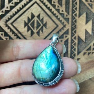 925 Sterling Silver Labradorite Pendant
